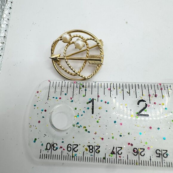 Vintage Gold Double Heart Wreath Brooch Cultured Pearl Cupids Arrow Valentines - Picture 6 of 8